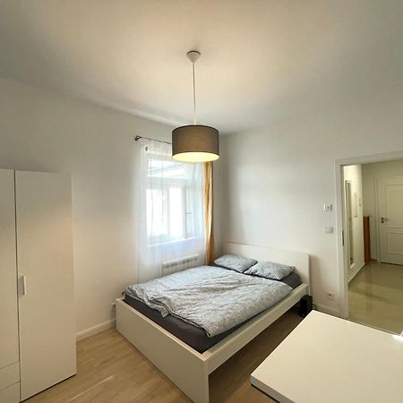 Wash Apartment On Metro Prague 1 Экстерьер фото