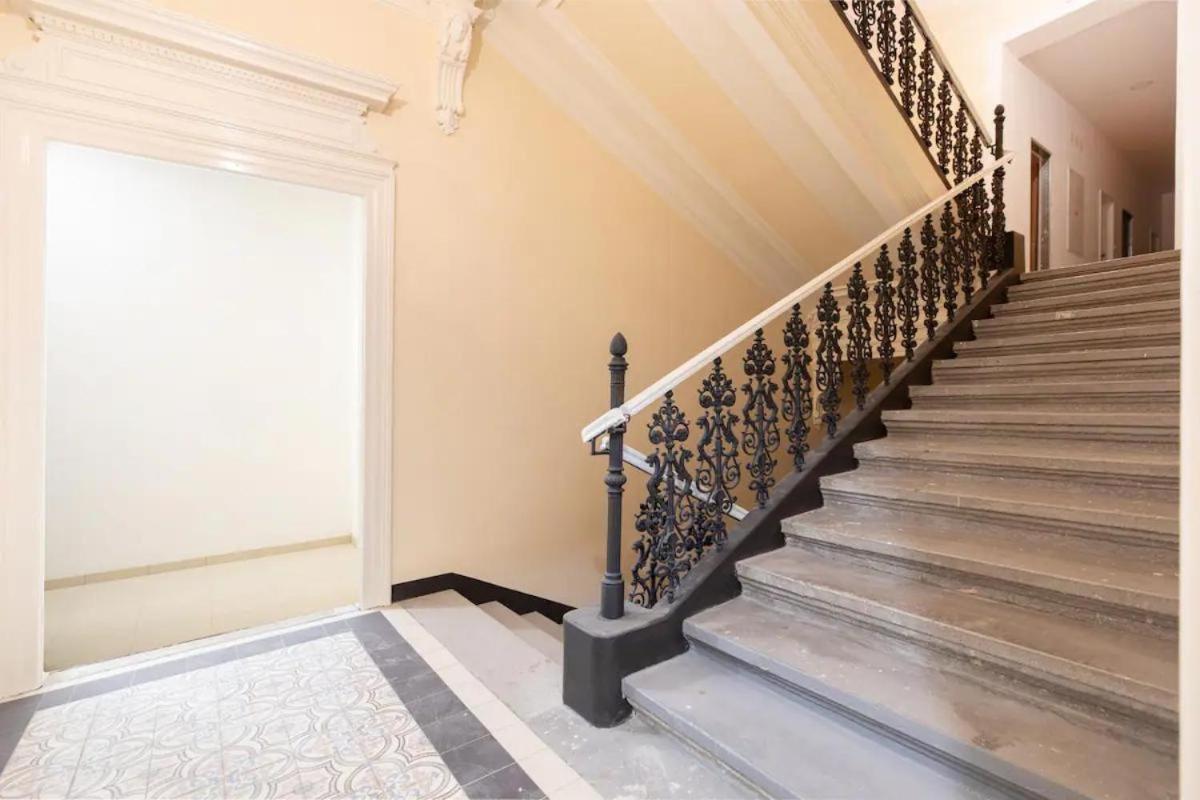 Wash Apartment On Metro Prague 1 Экстерьер фото